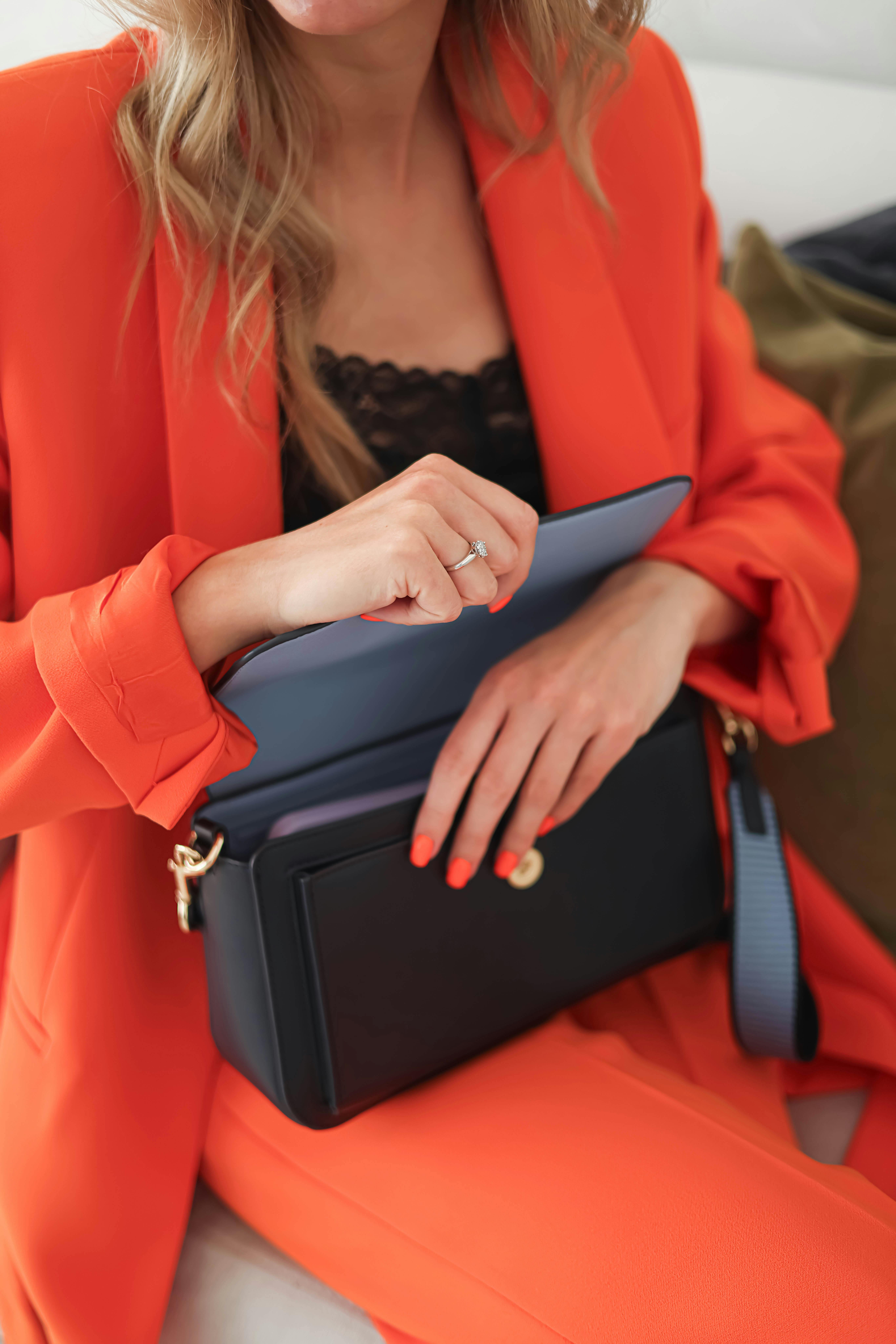 15 Best Orange Outfit Ideas for Women to Wear in 2022